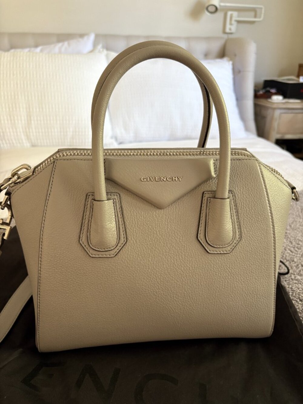 Givenchy Antigona Women's Hand Bag - Picture 16 of 16